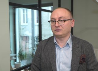 Polacy wolą płatności mobilne. Chętnie też korzystają z innowacyjnych rozwiązań w bankowości i e-handlu