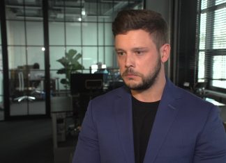 Ładowanie indukcyjne to już standard. Przyszłością mogą jednak okazać się ładowarki oparte na ultradźwiękach czy falach radiowych