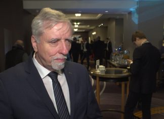 200 mln zł dla naukowców i start-upów walczących z koronawirusem w ramach konkursu Szybka Ścieżka. Na wsparcie wciąż mogą liczyć także inne, innowacyjne branże