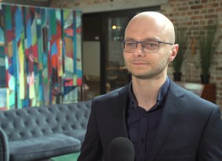 Sztuczna inteligencja może zastąpić doradców finansowych. Jej stosowanie na szerszą skalę wymaga jednak odpowiednich regulacji prawnych