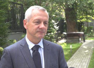 Minister Zagórski: Cyfryzacja szkół przebiega zgodnie z planem. Do końca roku 21 tys. placówek będzie mieć szybki i darmowy internet