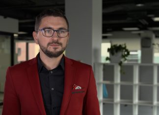 Polska dopiero na 24. miejscu w UE pod względem liczby specjalistów od SI. Największe zapotrzebowanie jest w sektorze rozpoznawania obrazu