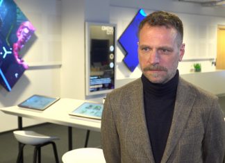 Nowe technologie zacierają różnicę między tradycyjnymi a wirtualnymi zakupami. W innowacyjne systemy inwestują firmy odzieżowe i obuwnicze