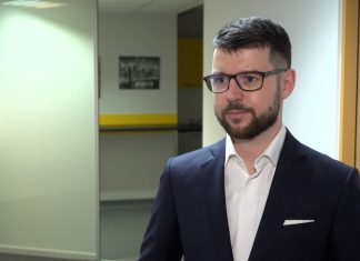 Automatyzacja biznesu pomaga przetrwać w czasach pandemii. Coraz częściej wspiera, a także chroni pracowników przed zwolnieniem