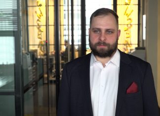 Narzędzie polskiej firmy pozwala naprawić błędy w oprogramowaniu w kilka minut. Wkrótce sztuczna inteligencja zacznie poprawiać programistów