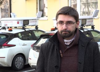 Wkrótce więcej automatycznych kontroli parkingowych w Warszawie. Cztery nowe elektryki z inteligentnymi kamerami będą patrolowały stołeczne ulice