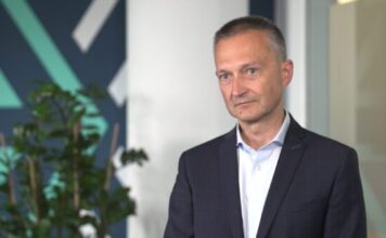 Na budowę sieci światłowodowych w Polsce trafi z UE niespełna 7 mld zł. Inwestycje może jednak zahamować biurokracja