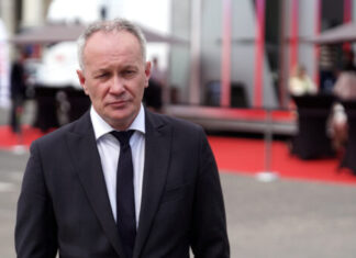 Przemysł nie rezygnuje z inwestycji mimo dużej niepewności. Napędzają je wysokie ceny energii