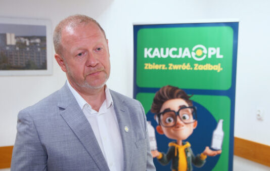 Kaucjomaty jak paczkomaty. System kaucyjny przenosi się na polskie osiedla